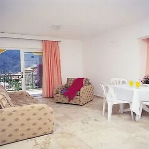 Hotel Kleopatra, Icmeler